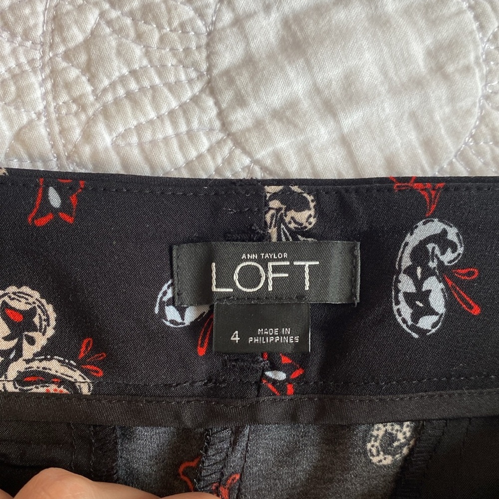 LOFT shorts - Picture 2 of 2